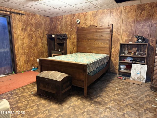 190 Van Stowe Rd, Harriman, TN 37748