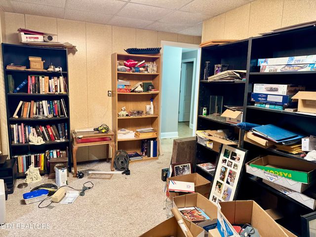 190 Van Stowe Rd, Harriman, TN 37748