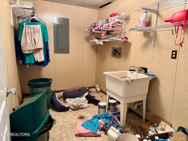 190 Van Stowe Rd, Harriman, TN 37748