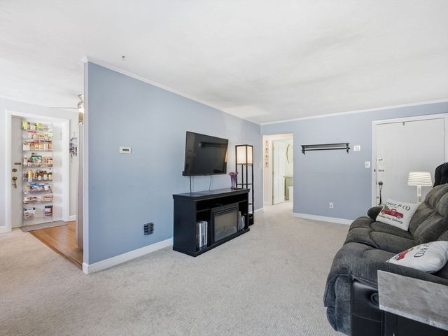68 Preston St 6D, Wakefield, MA 01880