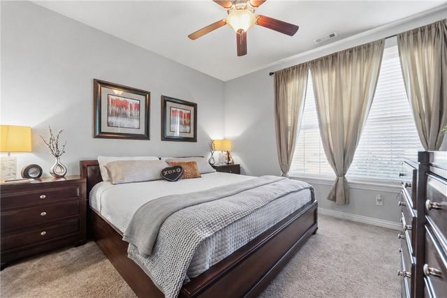 18397 Astor Drive, Fayetteville, AR 72704