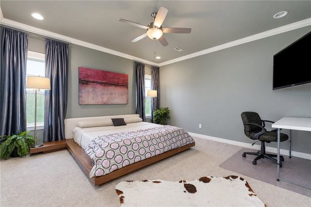 18397 Astor Drive, Fayetteville, AR 72704