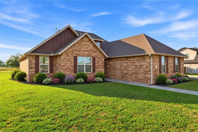 18397 Astor Drive, Fayetteville, AR 72704