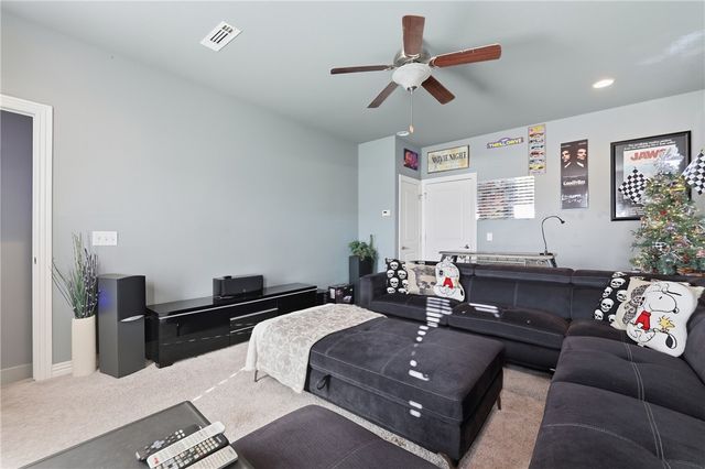 18397 Astor Drive, Fayetteville, AR 72704