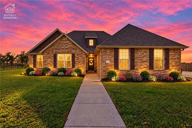 18397 Astor Drive, Fayetteville, AR 72704