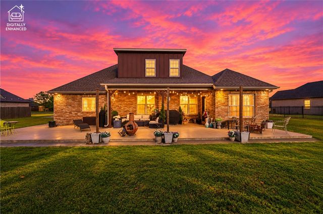 18397 Astor Drive, Fayetteville, AR 72704