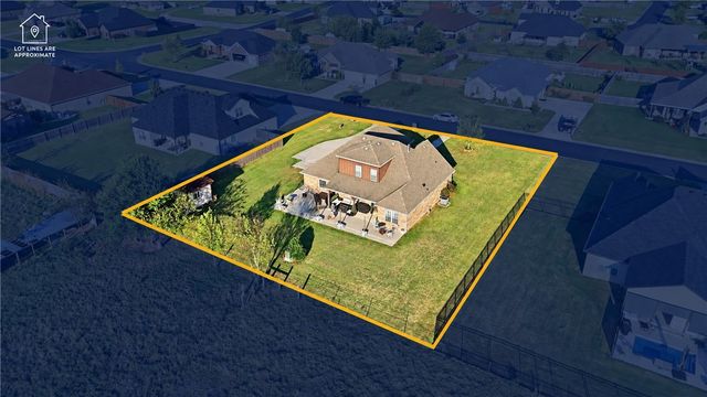 18397 Astor Drive, Fayetteville, AR 72704
