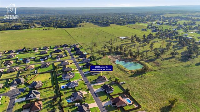 18397 Astor Drive, Fayetteville, AR 72704