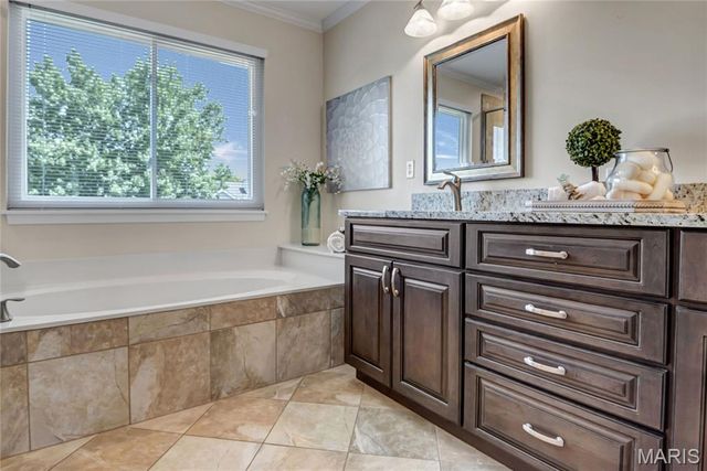 731 Castle Pines Drive, Ballwin, MO 63021