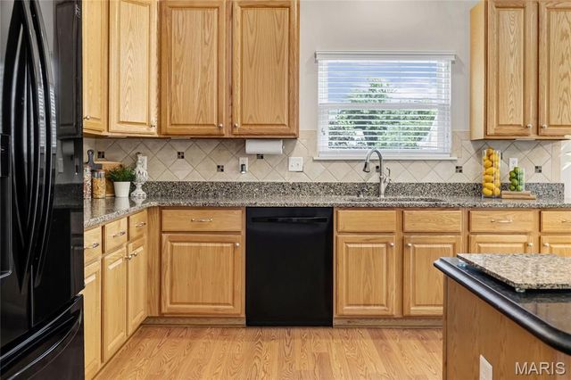 731 Castle Pines Drive, Ballwin, MO 63021