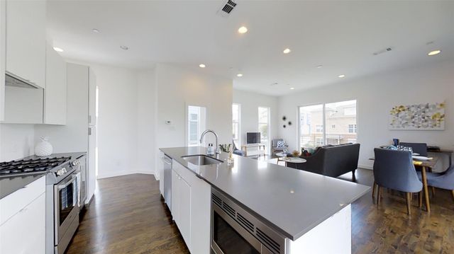 4901 Live Oak Street A, Dallas, TX 75206