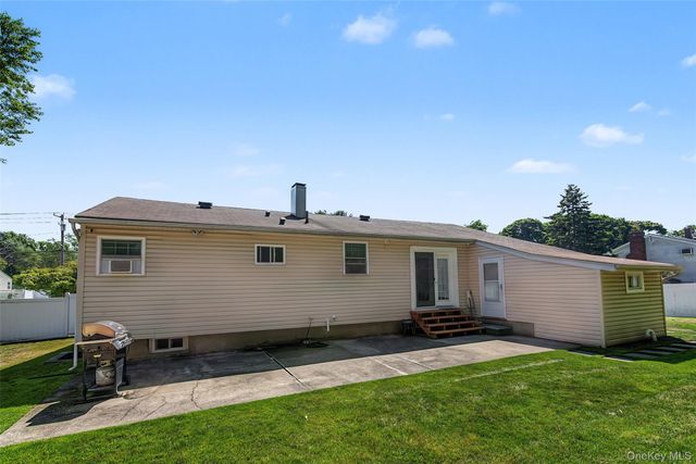 46 Oakland Avenue, Central Islip, NY 11722