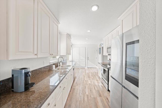 6446 Everest Way, Sacramento, CA 95842