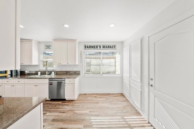 6446 Everest Way, Sacramento, CA 95842