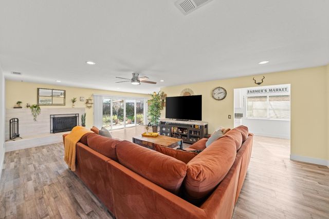 6446 Everest Way, Sacramento, CA 95842