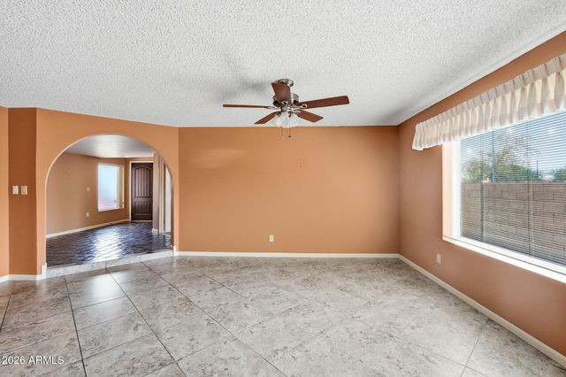 226 E GLENCOVE Street, Mesa, AZ 85201