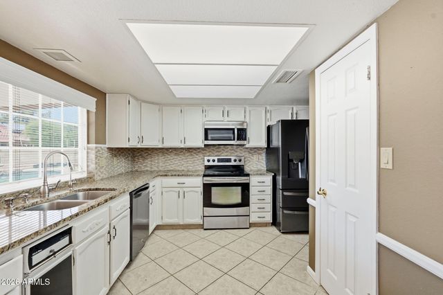 226 E GLENCOVE Street, Mesa, AZ 85201