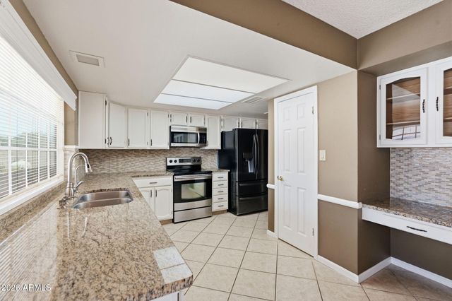 226 E GLENCOVE Street, Mesa, AZ 85201