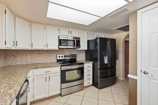 226 E GLENCOVE Street, Mesa, AZ 85201