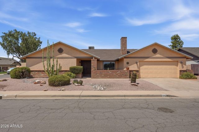 226 E GLENCOVE Street, Mesa, AZ 85201