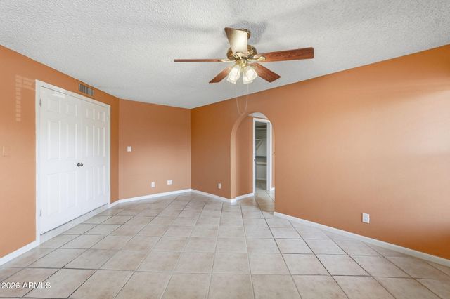 226 E GLENCOVE Street, Mesa, AZ 85201