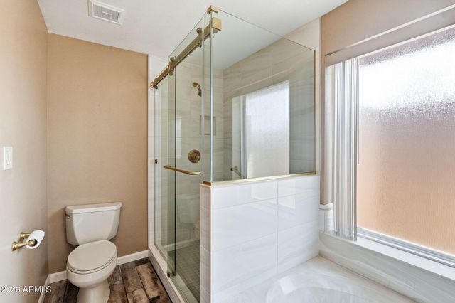 226 E GLENCOVE Street, Mesa, AZ 85201