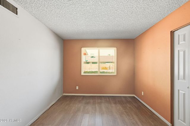 226 E GLENCOVE Street, Mesa, AZ 85201