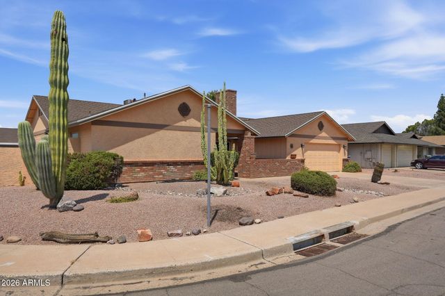 226 E GLENCOVE Street, Mesa, AZ 85201