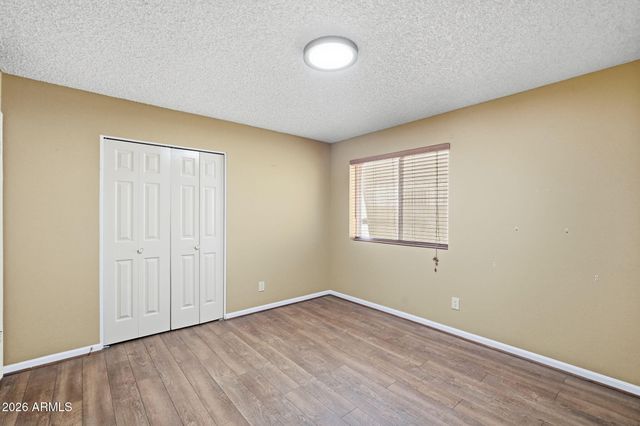 226 E GLENCOVE Street, Mesa, AZ 85201
