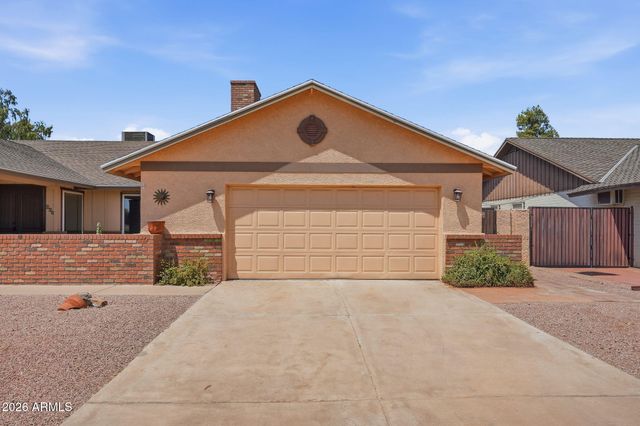 226 E GLENCOVE Street, Mesa, AZ 85201