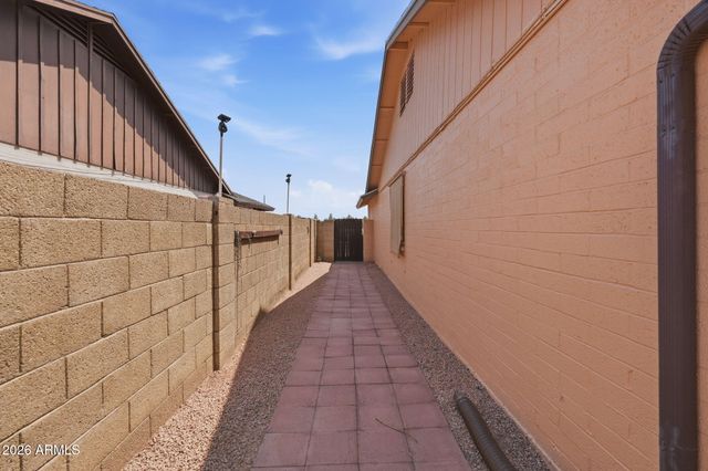 226 E GLENCOVE Street, Mesa, AZ 85201
