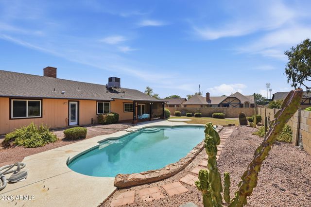 226 E GLENCOVE Street, Mesa, AZ 85201