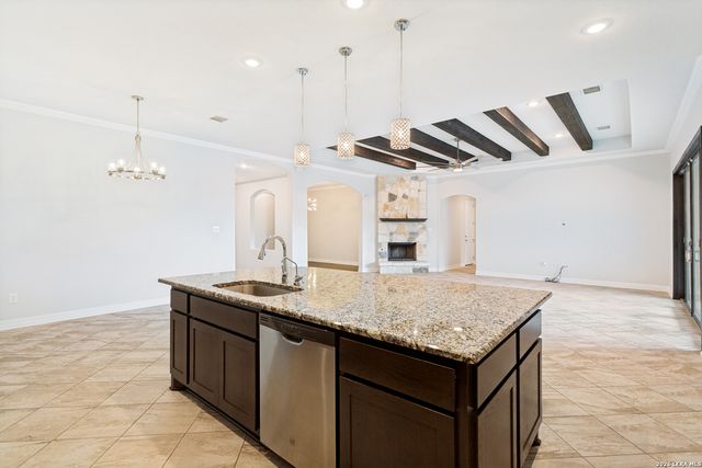 198 JASPER PT, Castroville, TX 78009