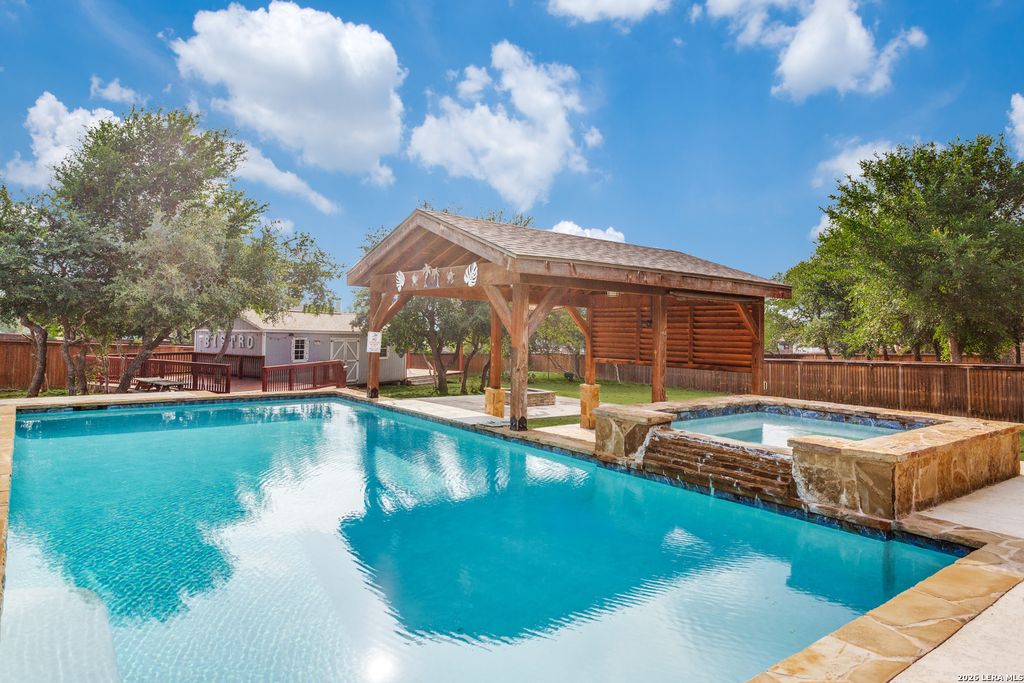198 JASPER PT, Castroville, TX 78009