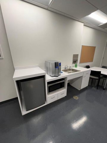 2428 N LINCOLN Avenue, Chicago, IL 60614