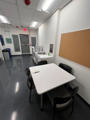 2428 N LINCOLN Avenue, Chicago, IL 60614