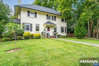 20 Braemore Road, Montclair, NJ 07043