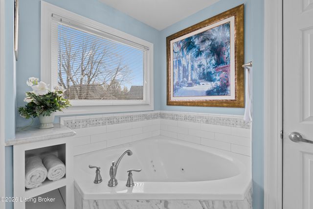 10713 Rock Moss Ct, Louisville, KY 40291