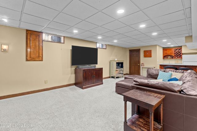 10713 Rock Moss Ct, Louisville, KY 40291