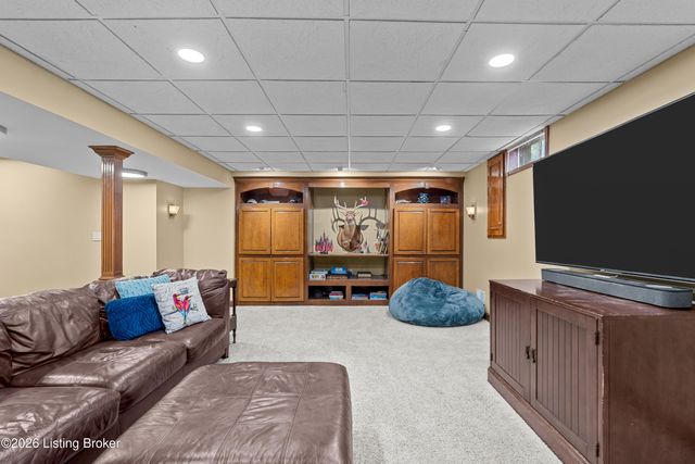 10713 Rock Moss Ct, Louisville, KY 40291