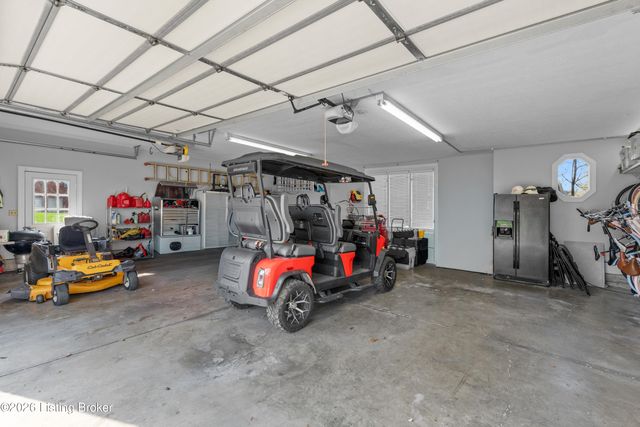 10713 Rock Moss Ct, Louisville, KY 40291