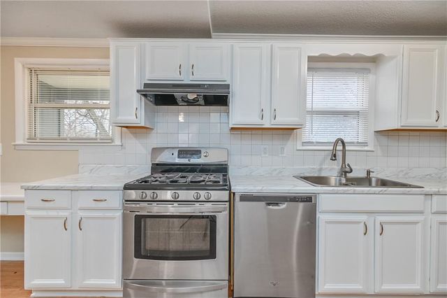 5813 Harvard Avenue, Raytown, MO 64133