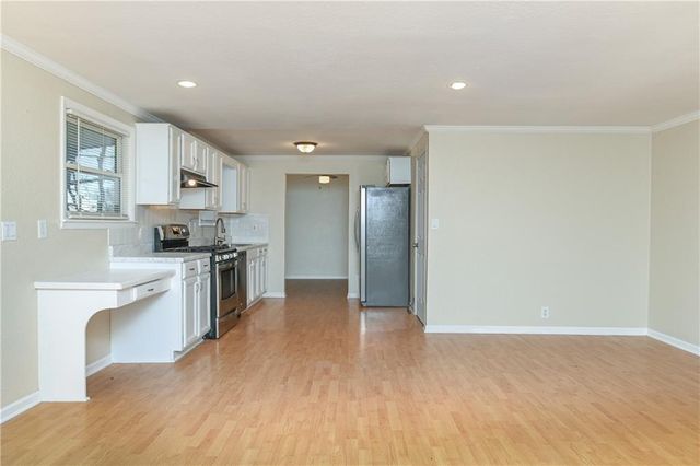 5813 Harvard Avenue, Raytown, MO 64133