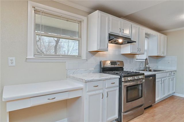 5813 Harvard Avenue, Raytown, MO 64133