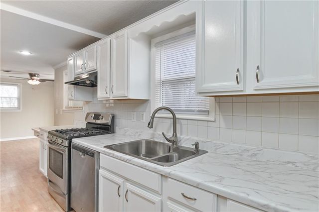 5813 Harvard Avenue, Raytown, MO 64133