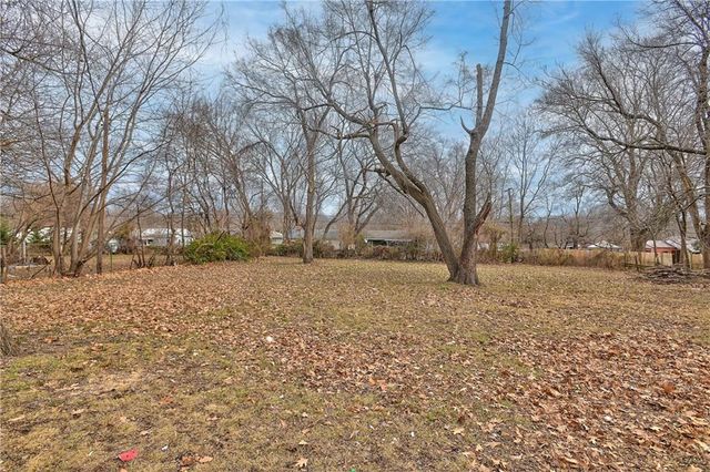 5813 Harvard Avenue, Raytown, MO 64133