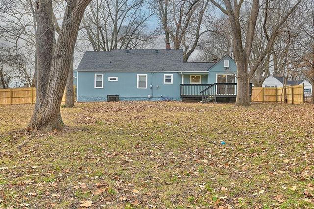 5813 Harvard Avenue, Raytown, MO 64133