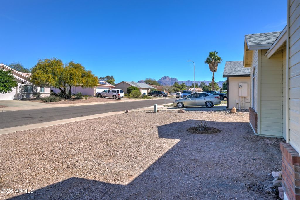1881 W 12TH Avenue, Apache Junction, AZ 85120
