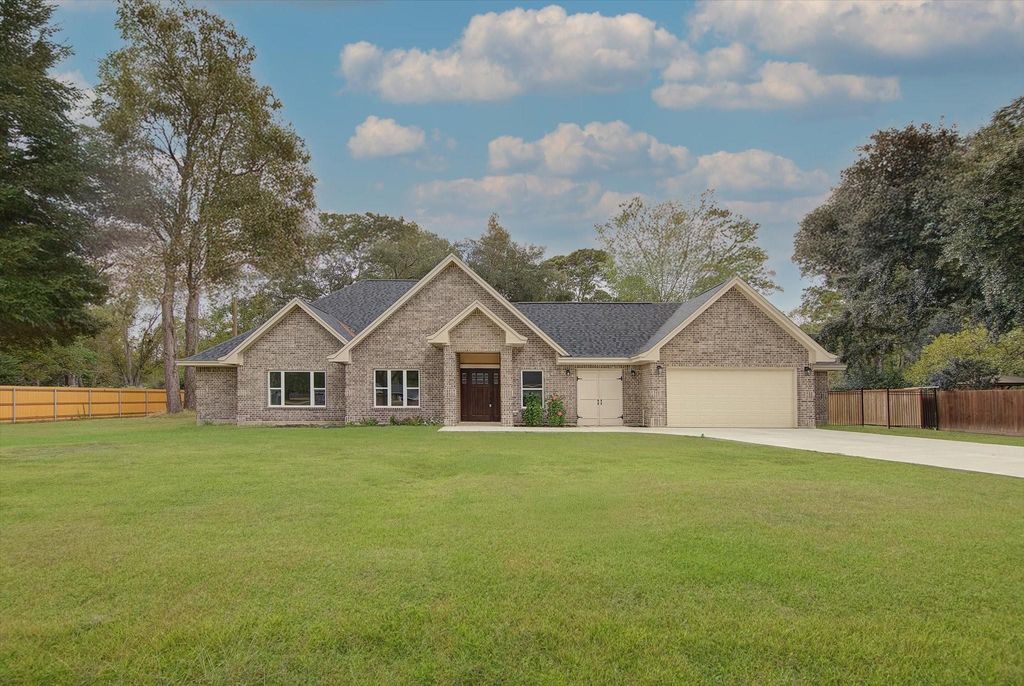 10 Whitewing Street, Dayton, TX 77535