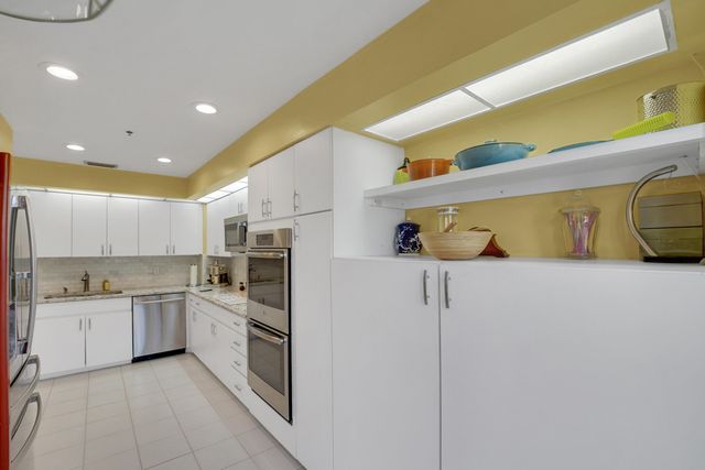 4114 W Palm Aire Drive 141B, Pompano Beach, FL 33069